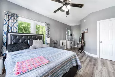 4404 Avenue N 1/2, Galveston, TX 77550 - Photo 33