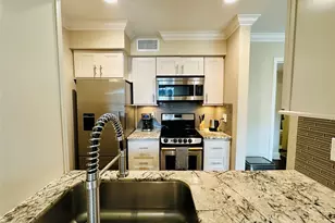 3402 Garrott St, Houston, TX 77006 - Photo 3