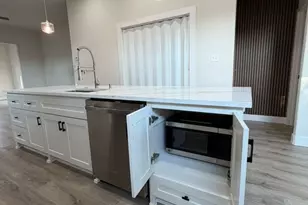 142A College St, Fresno, TX 77545 - Photo 11