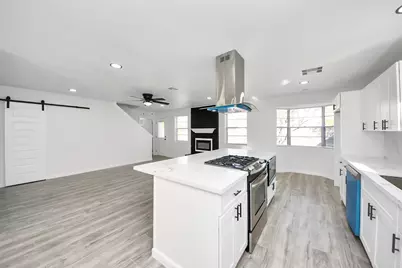 7318 Castleview Lane, Missouri City, TX 77489 - Photo 9