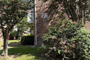 3901 Woodchase Dr, Houston, TX 77042 - Photo 27