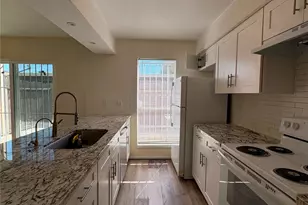 3901 Woodchase Dr, Houston, TX 77042 - Photo 5