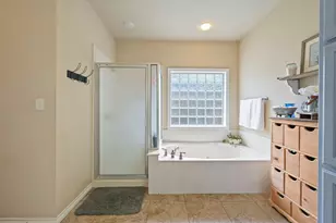 2700 Hickory Ct, Bryan, TX 77808 - Photo 21