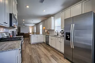 700 Fallen Hemlock Ct, Conroe, TX 77304 - Photo 9