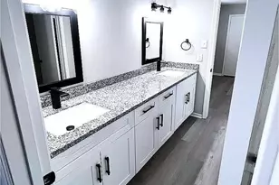 7218 Stonegate Dr, Houston, TX 77040 - Photo 7