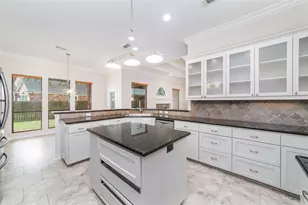 203 Canyon Oak Dr, Lake Jackson, TX 77566 - Photo 17