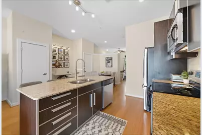 806 Jackson Hill Street #203, Houston, TX 77007 - Photo 3