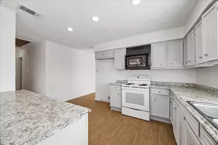 8703 Twisting Vine Ln, Houston, TX 77040 - Photo 7