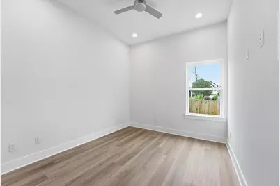 408 E 34th Street, Houston, TX 77018 - Photo 15
