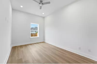 408 E 34th Street, Houston, TX 77018 - Photo 13
