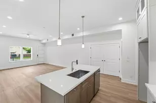 408 E 34th St, Houston, TX 77018 - Photo 11