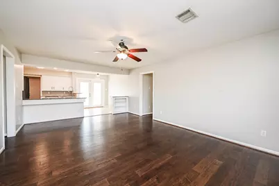 6555 Grovewood Lane, Houston, TX 77008 - Photo 7