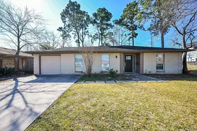 6555 Grovewood Lane, Houston, TX 77008 - Photo 1