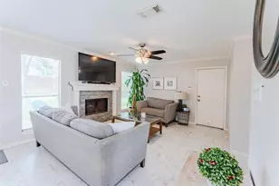 3022 Norwich St, Pearland, TX 77584 - Photo 9