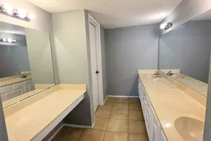 10526 Chapel Hill Dr, Houston, TX 77099 - Photo 11