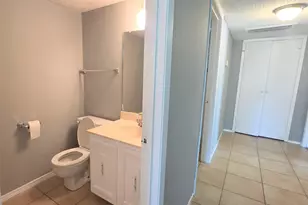 10526 Chapel Hill Dr, Houston, TX 77099 - Photo 7
