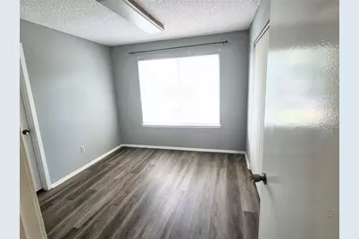 10526 Chapel Hill Drive, Houston, TX 77099 - Photo 17