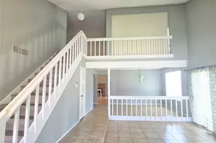 10526 Chapel Hill Dr, Houston, TX 77099 - Photo 3