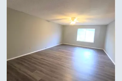 10526 Chapel Hill Drive, Houston, TX 77099 - Photo 21