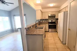 10526 Chapel Hill Dr, Houston, TX 77099 - Photo 7