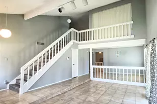 10526 Chapel Hill Dr, Houston, TX 77099 - Photo 9