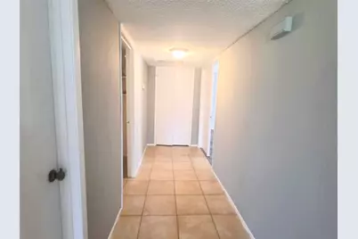 10526 Chapel Hill Drive, Houston, TX 77099 - Photo 9