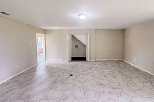 4513 S Meadows St, Alvin, TX 77511 - Photo 17