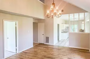 4513 S Meadows St, Alvin, TX 77511 - Photo 5