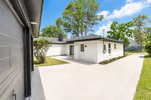 5642 Warm Springs Rd, Houston, TX 77035 - Photo 17