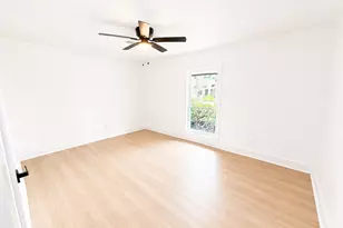 5642 Warm Springs Rd, Houston, TX 77035 - Photo 9