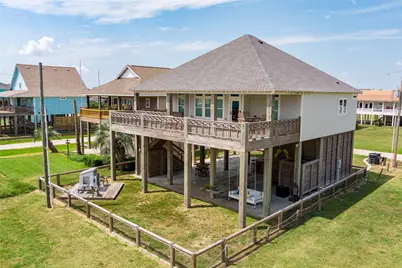 1326 Sunrise, Crystal Beach, TX 77650 - Photo 5