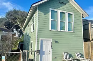 1304 Ursuline St, Galveston, TX 77550 - Photo 1
