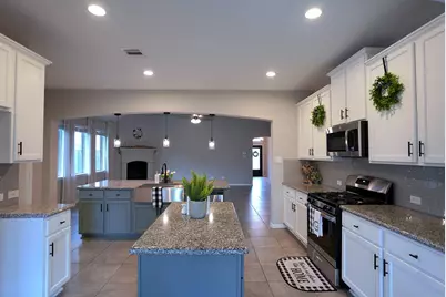 704 Shadow Bend, Richwood, TX 77531 - Photo 11