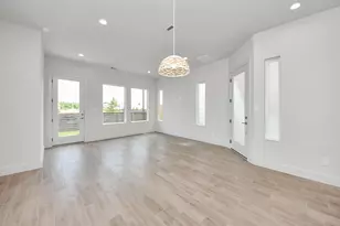 13111 Moncloa Dr, Houston, TX 77047 - Photo 9