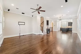 2421 Beall St, Houston, TX 77008 - Photo 13