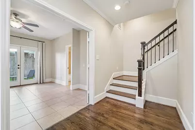 2421 Beall Street, Houston, TX 77008 - Photo 9