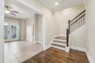 2421 Beall St, Houston, TX 77008 - Photo 9