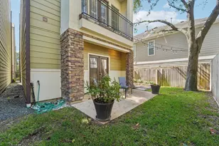 2421 Beall St, Houston, TX 77008 - Photo 29