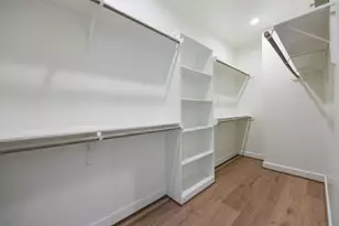 6317 Brighton Oaks Ln, Houston, TX 77008 - Photo 13