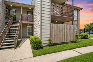 9090 S Braeswood Blvd, Houston, TX 77074 - Photo 1