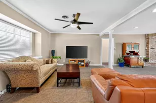 10302 Ivyridge Rd, Houston, TX 77043 - Photo 9