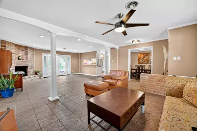 10302 Ivyridge Road, Houston, TX 77043 - Photo 11