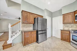 13714 Robin Hill Ct, Houston, TX 77059 - Photo 21