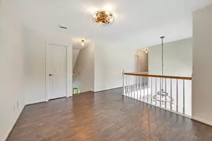 13714 Robin Hill Ct, Houston, TX 77059 - Photo 35