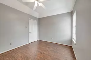 13714 Robin Hill Ct, Houston, TX 77059 - Photo 41