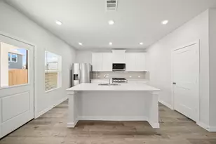 209 Valiant Ridge Trail, Magnolia, TX 77354 - Photo 5