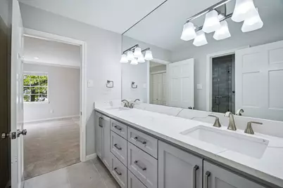 10810 Oak Creek Street, Houston, TX 77024 - Photo 27