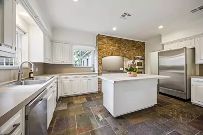 10810 Oak Creek Street, Houston, TX 77024 - Photo 9