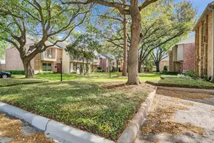 10252 Longmont Dr, Houston, TX 77042 - Photo 37