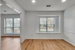 418 Oakhill Dr, Conroe, TX 77304 - Photo 11